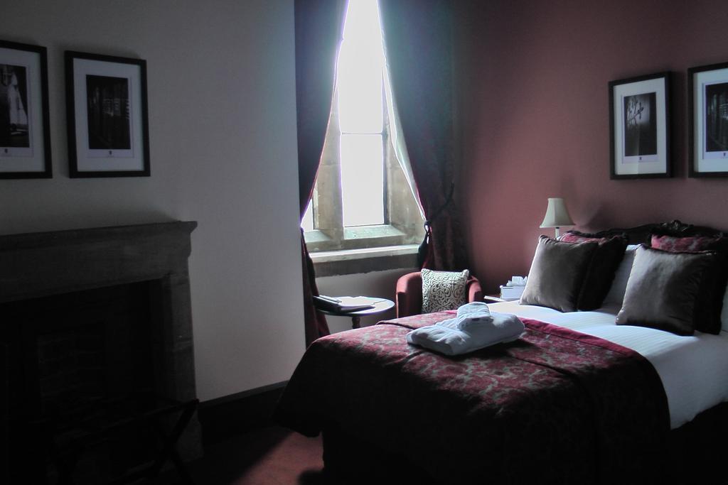 Peckforton Castle Tarporley Bilik gambar